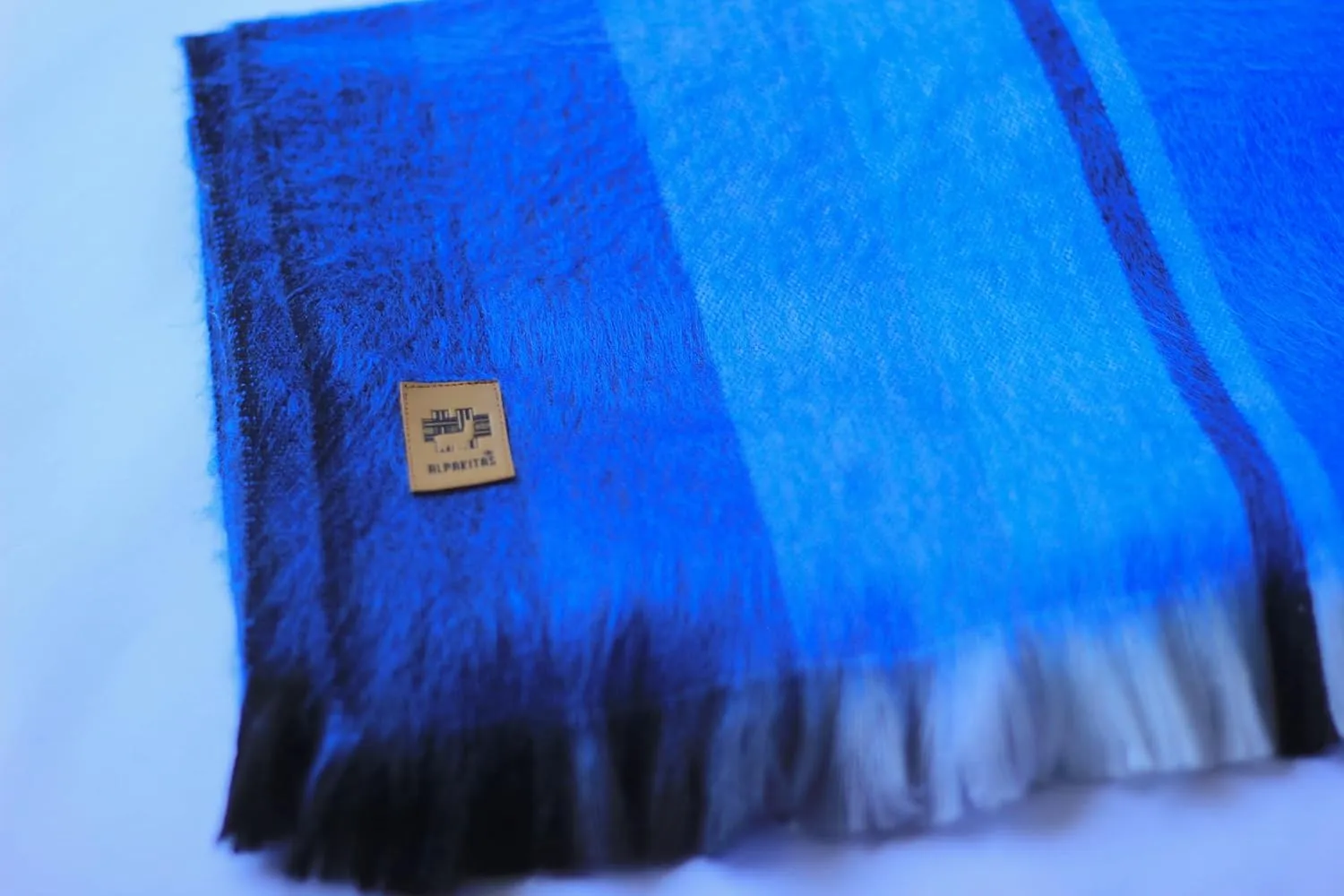 ALPAKITAS Premium Alpaca Wool Poncho for men and women  Western Hooded Cape for Men & Women  Soft & Warm Mexican ponchos